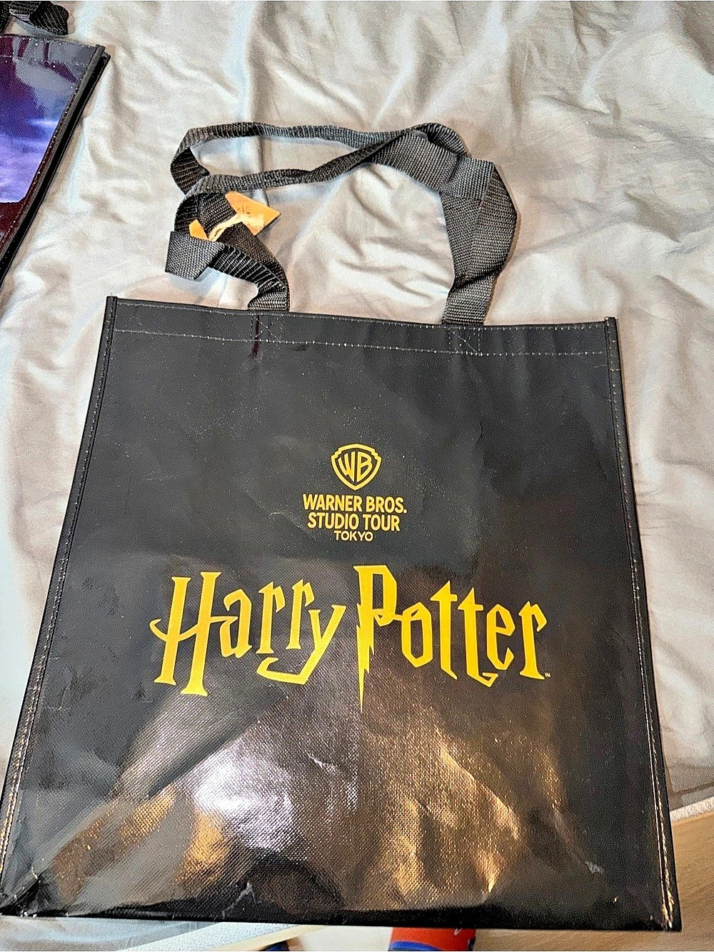Warner Bros. Harry Potter. Graphic Tote NWT in Black & Yellow Tokyo exclusive